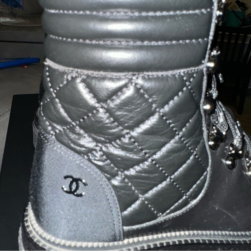 CHANEL Combat Calfskin Grosgrain Quilted Lace Up Boots Size 37 - Picture 17 of 17